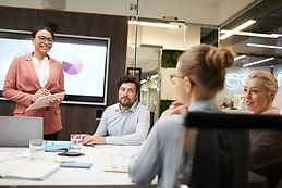 business-people-at-business-training-8U4